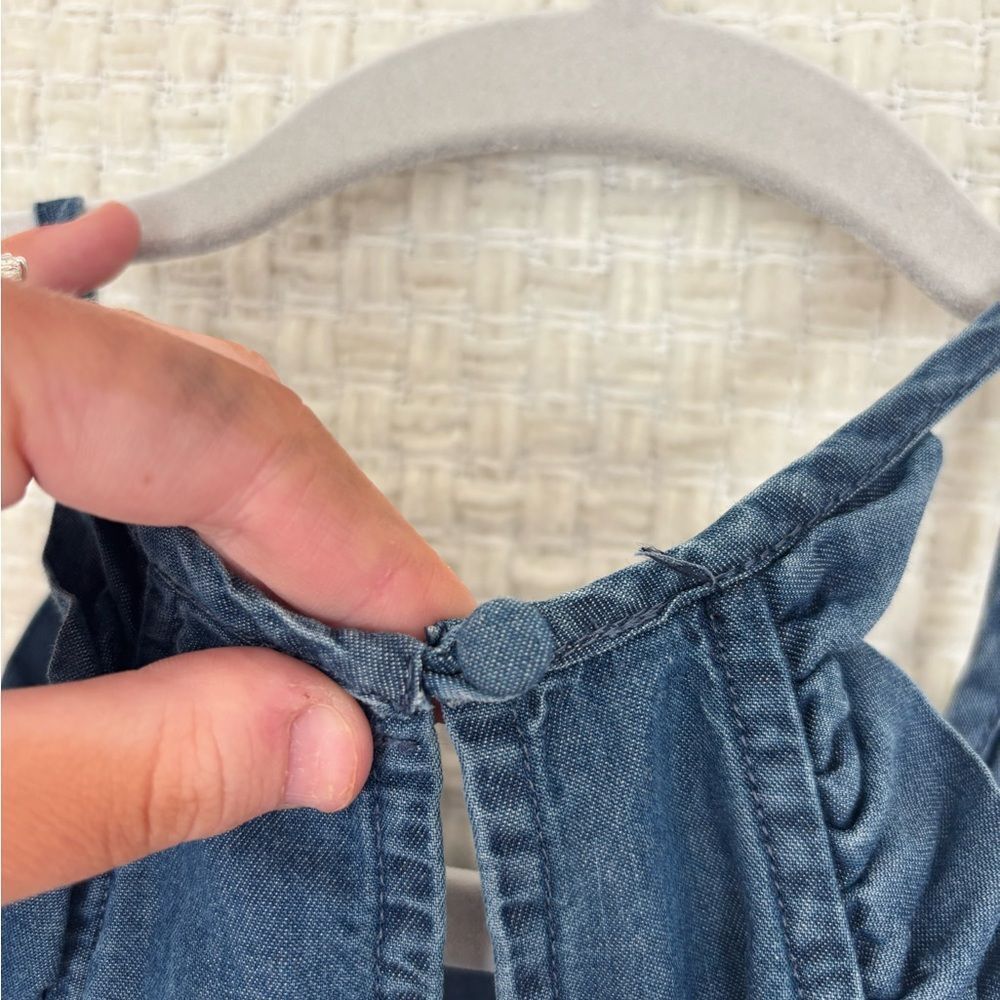 PARADISE POINT CHAMBRAY TANK✨ - Picture 10 of 11